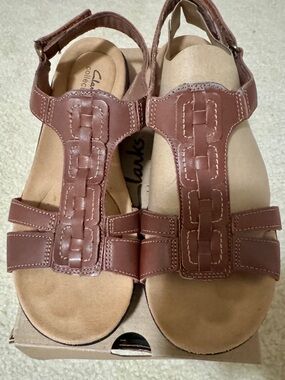 Clarks Women's Brown Leather T-Strap Slingback Wide Width Sandals Size 9W